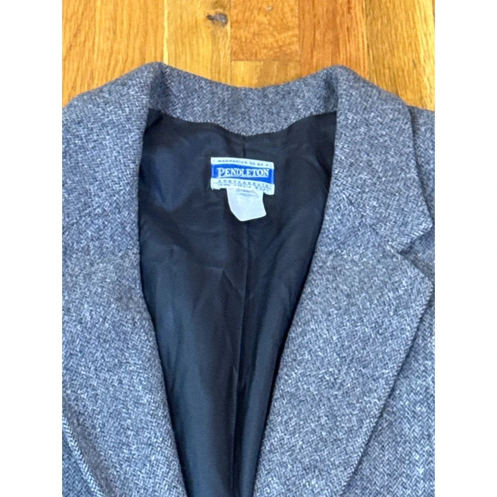 Pendleton Grey Herringbone Wool Blazer Jacket Mens 44R Two Button Sport Coat USA